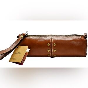 PATRICIA NASH Isla Tan Oblong Italian Leather Zip Clutch Wristlet